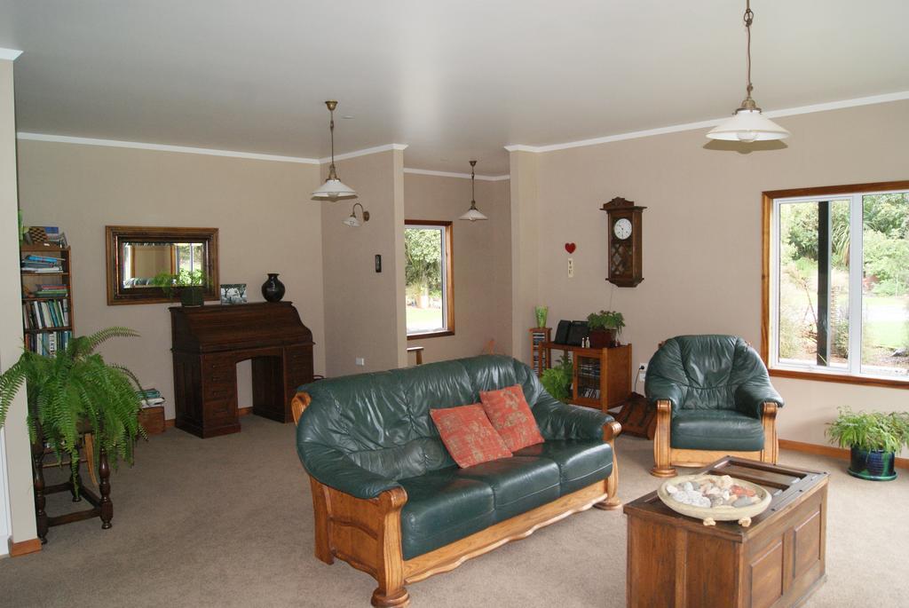 Gully Retreat Karapiro Bed & Breakfast Cambridge Exterior photo
