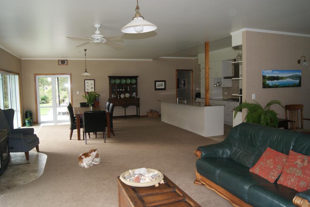 Gully Retreat Karapiro Bed & Breakfast Cambridge Exterior photo